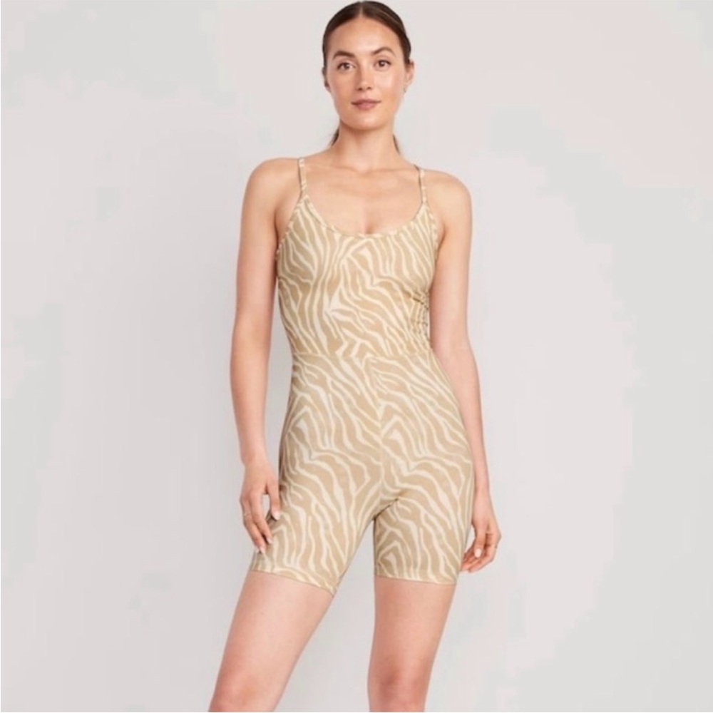 Old Navy PowerChill Racerback Bodysuit Zebra Tan Cream Athleisure Sporty Size L